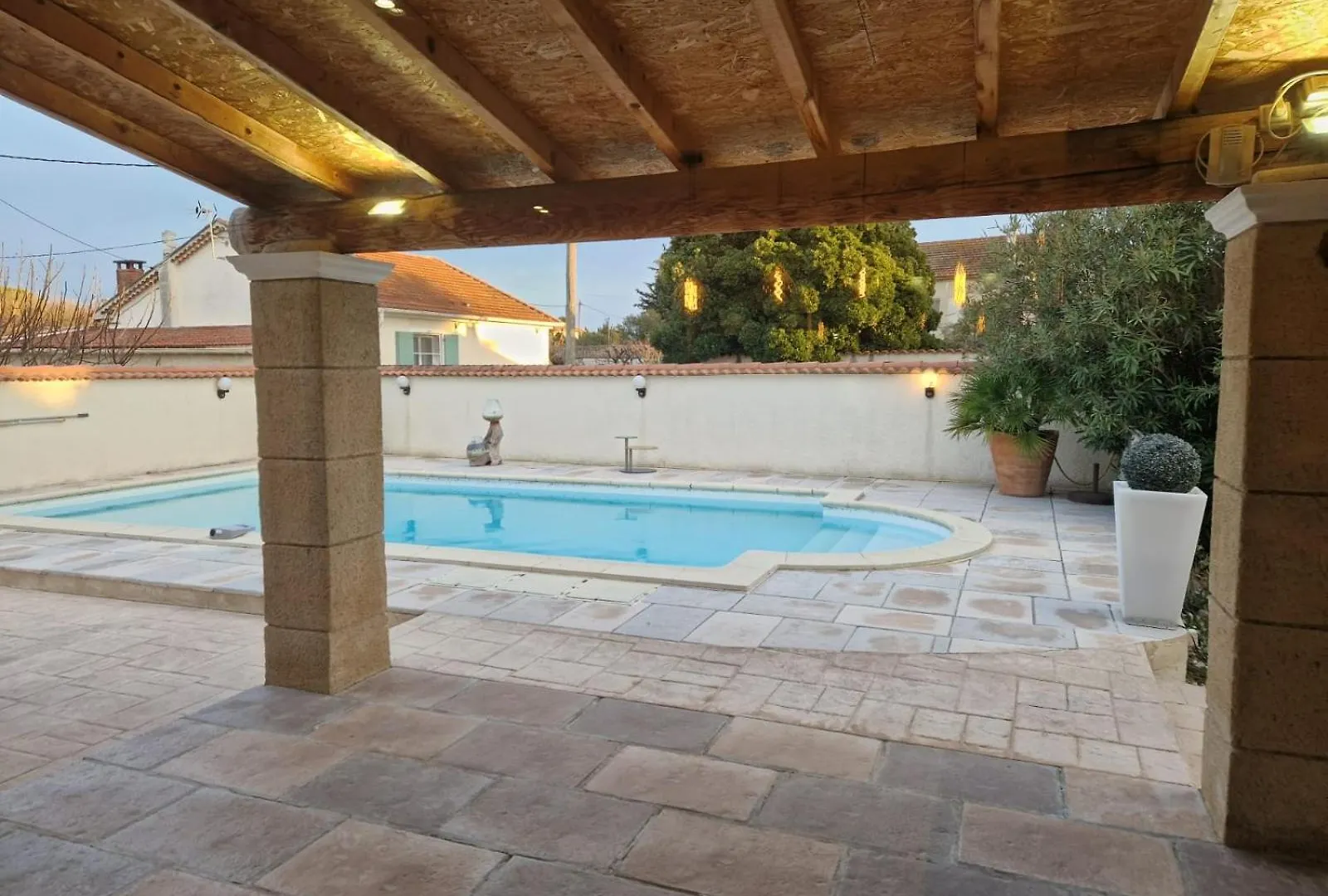 Maison Suites Parentales Piscine Clim Entraigues-sur-la-Sorgue