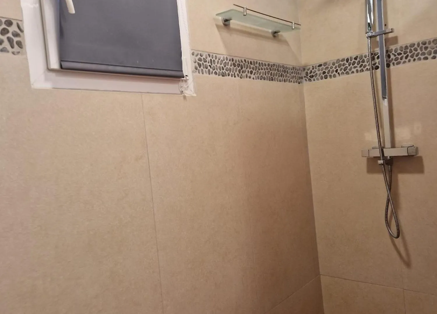 Maison Suites Parentales Piscine Clim Entraigues-sur-la-Sorgue